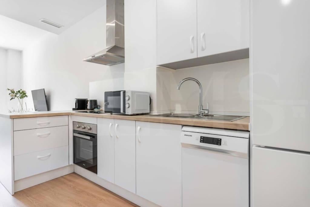 Apartament Fresh & Stylish With Parking By Rems *